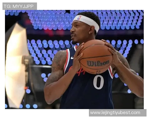 卢指导赞比尔对抗训练表现出色移动能力令人印象深刻